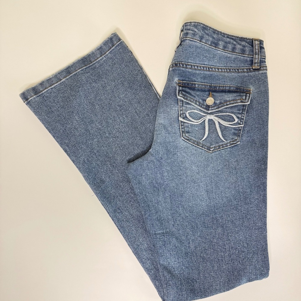 No Boundaries Bootcut Jeans Womens 8 Blue New Bow Embroidered Back Pocket Denim